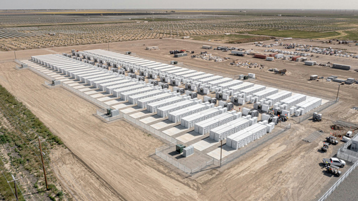 Die riesige Speicheranlage in Fresno County wird mit einem Solarpark kombiniert.