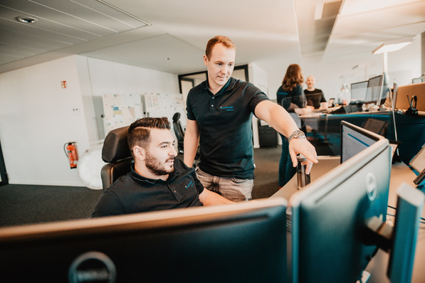 Alles im Blick haben die WPD Windmanager für die Betriebsführung an Windkraftanlagen weltweit.