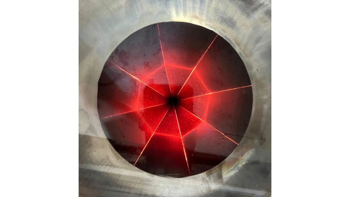 Der Receiver der von Synhelion entwickelten Anlage (hier in Nahaufnahme), liefert die solare Hochtemperatur-Prozesswärme von über 1.500 Grad Celsius, die für das Brennen der Klinker notwendig ist.