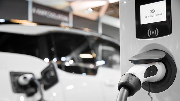 Die öffentlichen Ladesäulen in Deutschland sind nur zu knapp zwölf Prozent ausgelastet. Da bleibt noch viel Platz für weitere Elektroautos.
