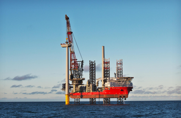 Anfang 2022: RWE Renewables installiert die letzte Turbine des Windenergieprojekte Triton Knoll.