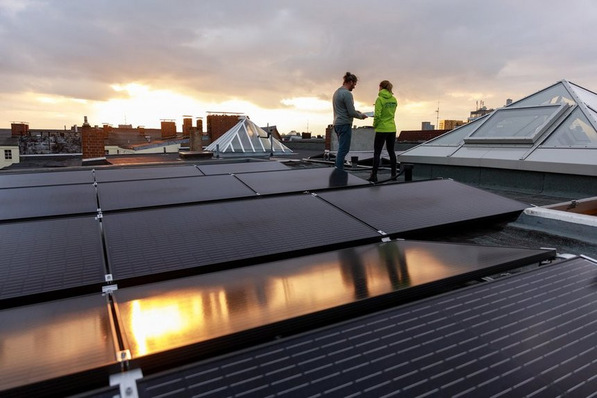 Photovoltaikprojekte in Hamburg, umgesetzt von Dienstleistern wie Green Planet Energy, werden in Zukunft schwieriger. Denn die Hauseigentümer müssen nicht mehr prüfen, ob ein Dienstleister bereit ist, das Dach zu nutzen.