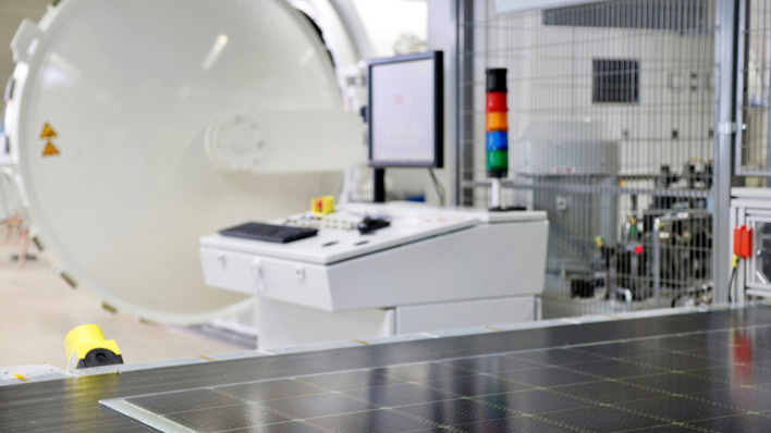  Von der Zell- und Verbindungstechnologie über Laminatoren bis hin zum Testequipment kann das Fraunhofer ISE viele anlagne zur Verfügung stellen.