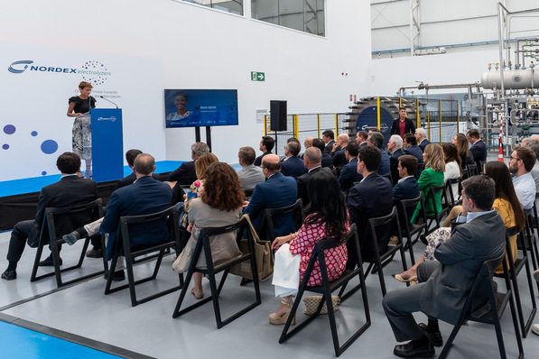  Die Präsentation des Prototyps erfolgte in Anwesenheit der Präsidentin von Navarra, María Chivite, und José Luis Blanco, CEO der Nordex Group im Rahmen der Einweihung der Testanlage im Industriegebiet Lumbier