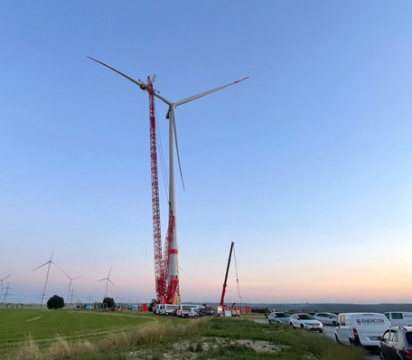 Enercon errichtet den Prototyp der E-175 in der Basisversion mit 6,0 Megawatt am nordrhein-westfälischen Standort Borchen-Etteln im August