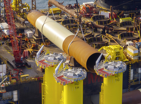 Bau des Offshore-Windparks He Dreiht durch EnBW