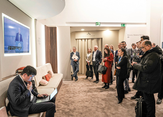 Publikum des Weltwirtschaftsforums in Davos staunt über Donald Trump.