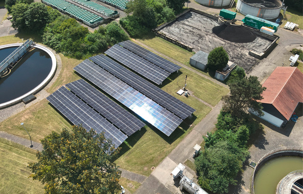 Kläranlage von Emschergenossenschaft und Lippeverband (EGLV) mit eigener Photovoltaikanlage zur Direktversorgung des eigenen Strombedarfs.