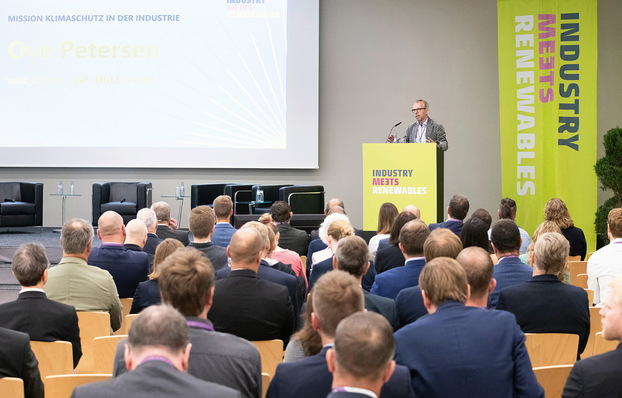 Ove Petersen, Vorstandsvorsitzender von Watt 2.0 und Geschäftsführer von GP Joule, betonte in seinem Grußwort 2024, wie durch die Bündelung der Kräfte von Industrie und erneuerbaren Energien echte Wettbewerbsvorteile für den Standort Deutschland geschaffen werden können.