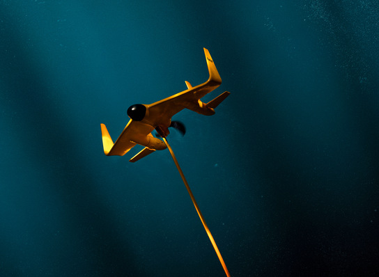 Der gelbe Gezeitendrache nutzt 60 Meter unter der Wasseroberfläche die Strömung aus Ebbe und Flut, um eine Turbine mit 1,2 Megwatt anzutreiben, die Strom für 200 Haushalte erzeugt.