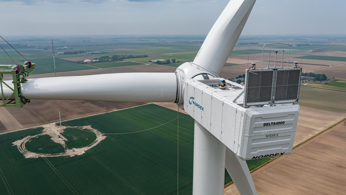 Erste N163 der Sechs-Megawatt-Klasse N163(/6.X mit etwa 6,8 MW Nennleistung, 2022 errichtet. Die Anlage bildet mit 14 weiteren baugleichen Nordex-Turbinen den Windpark Zeebiestocht und Olsterwind.