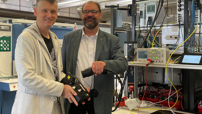 Eberhard Waffenschmidt und Ingo Stadler vom Cologne Institute for Renewable Energy der Fakultät für Informations-, Medien- und Elektrotechnik der TH Köln leiteten das Projekt GridMaximizer.