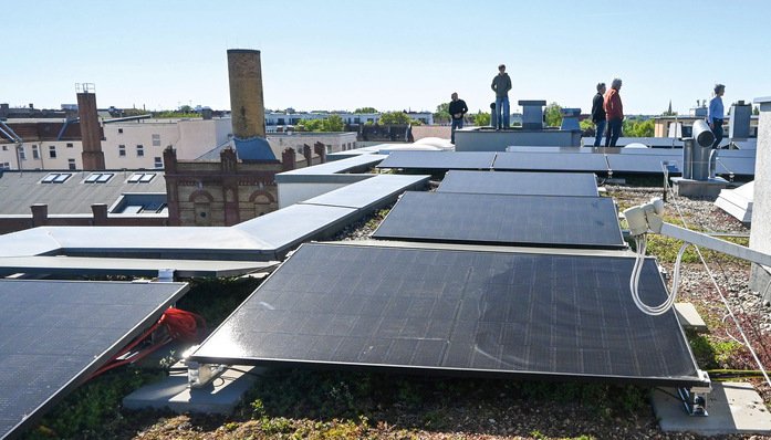 Die gemeinschaftliche Gebäudeversorgung könnte der solaren Energiewende in den Städten einen kräftigen Schub versetzen.