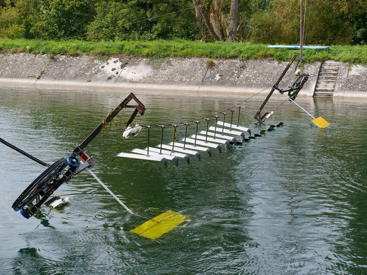 Der Prototyp beim Testlauf im Isarkanal.