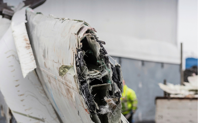 Ausgediente Rotorblätter aus GFK wandern gewöhnlich in die thermische Verwertung.