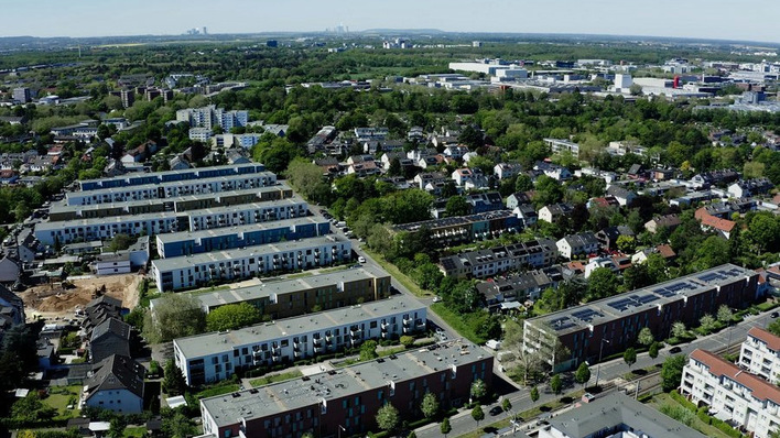 Die Gebäude im Quartier Ossendorfer Gartenstadt liefern Strom für die Mieter vom Dach.