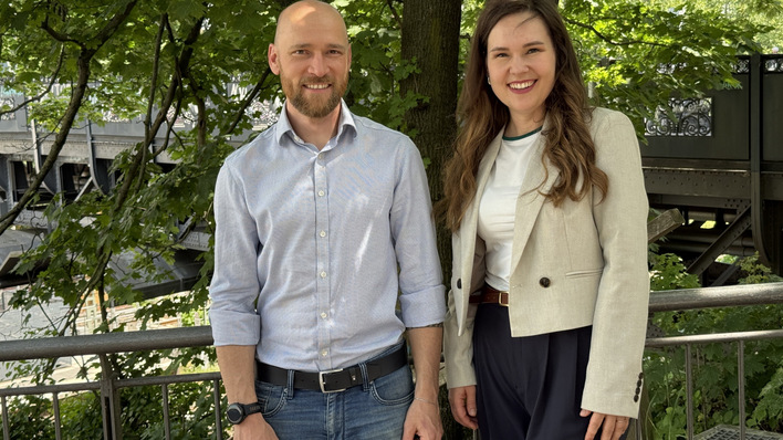 Martin und Johanna Schultz sind mit Zukunft Wind in Berlin ansässig, fahren aber oft zu Landeigentümern quer durch die Republik, um mit ihnen persönlich zu sprechen.