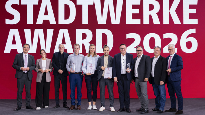 Beim VKU-Stadtwerkekongress ausgezeichnete Vertretende der pämierten Kommunalversorgungsunternehmen des Stadtwerke-Awards in Berlin, Mitte September 2026