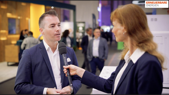 Maximilian Münnicke, Sales Director bei Huawei, im Gespräch mit der Redaktion von ERNEUERBARE ENERGIEN.