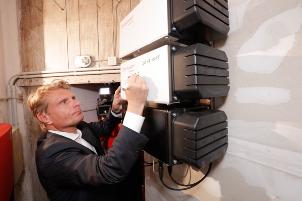 Das war der 100.000. Speicher – inzwischen sind es 300.000 Heimspeicher in Deutschland. 