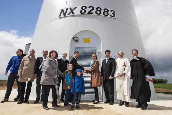 Einweihung Windpark Schwanfeld der Stadtwerke Stuttgart | Echte Einweihung des Windparks Schwanfeld der Stadtwerke Stuttgart im Mai 2014: Der Windpark in der Nähe von Schweinfurt besteht aus fünf Binnenlandanlagen vom Typ N117, Windparkprojektierer war das Wiesbadener Unternehmen Abo Wind. Auf solche Nähe zu Bürgern und Genehmigungsbehörden hofft Vattenfall nun dank der Partnerschaft mit Abo Wind.