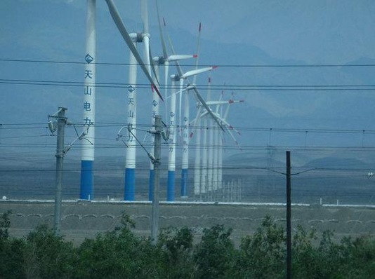 Windkraft China | China ist wieder Windkraft-Weltmeister. Hier ein Windpark in Turfan-Urumqi.