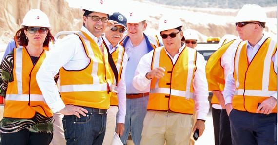 Vom 8. bis 16. Februar 2015 reiste Joachim Pfeiffer (2. v.l.) mit einer Delegation des Ausschusses für Wirtschaft und Energie nach Australien. Ziel u.a. das Kennenlernen der australischen Energie- und Rohstoffpolitik. Tja, die ist bekanntlich ziemlich schmutzig...