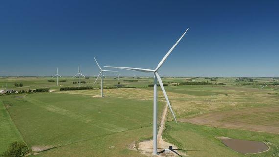 Nordex-Windpark Florida in Uruguay | Nordex-Windpark "Florida" in Uruguay: 21 Anlagen vom 2,4-Megawatt-Binnenlandtyp N117, in der offenen Pampa. Das rund 100 Kilometer von der Hauptstadt Montevideo entfernte Turbinenfeld ging 2013 in Betrieb. Dessen Betreiber UTE hat jetzt bei Nordex für einen noch größeren neuen Windpark nachbestellt.