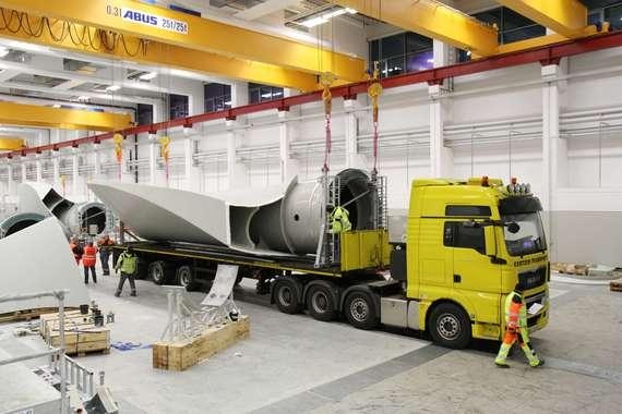 E-115: Blattverladung für den Prototyp | E-115: Blattverladung für den Prototyp am Standort Lengerich