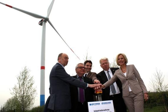 FWT Betrem Knopfdruch | Bei der Inbetriebnahme der neuen FWT 3000: Burkhard Drescher (Innovation City), Klaus Strehl (Bürgermeister der Stadt Bottrop), Dr. Uli Paetzel (Vorstandsvorsitzender der Emschergenossenschaft), Ullrich Sierau (Ratsvorsitzender der Emschergenossenschaft und OB von Dortmund), Dagmar Dörtelmann (Geschäftsführerin der BETREM).