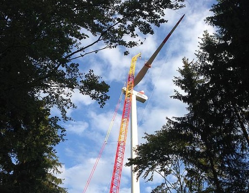Ostwind im Wald | Was geht noch im bayerischen Wald? Der größte Windpark wird jetzt gebaut. Es könnte der letzte in dieser Größe sein, fürchten die Bauherren.