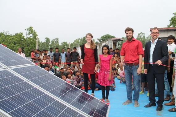 Solarstrom für ein Dorf in Indien