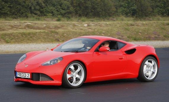 Elektroflitzer auf einer Teststrecke in Papenburg.