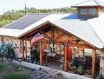 Dachanlage in Texas | Die Photovoltaikanlage auf einem Landhaus in Dripping Springs, Texas leistet sechs Kilowatt. Der Photovoltaikausbau in Texas geht noch sehr schleppend vorwärts.
