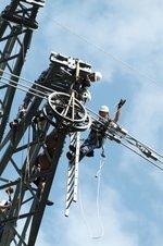 380-KV-Leitung | Bau einer 380-Kilovolt-Leitung. Projekte wie diese werden nach den Plänen der Bundesregierung künftig zunehmen. Um die Akzeptanz zu wahren sollen sich Bürger daran finanziell beteiligen können.