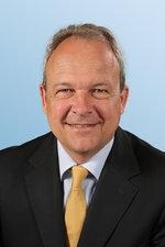 Matthias von Bechtolsheim, Arthur D. Little | Die Unternehmensberatung Arthur D. Little ist im Energiegeschäft vor allem auch als Berater für größere Energieunternehmen engagiert. Ihr Energieexperte Matthias von Bechtolsheim versucht auf Wunsch von ERNEUERBARE ENERGIEN dennoch, die im März von EU-Kommissionspräsident Jean-Claude Juncker ausgerufene Europäische Energieunion mit der Brille der Erneuerbare-Energien-Branche zu analysieren.