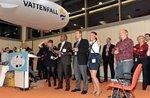 Windenergietage03 | Tagung mit Höhenflügen: Im letzten Jahr lockerten Modell-Zeppelinflüge, Eisstock- und Laserluftgewehrschießen den Kongress der Windenergietage auf. Dieses Jahr dürfen die 830 Teilnehmer ihre Fähigkeiten im Segelbootrennen auf dem Hotelpool oder im Bogenschießen beweisen.
