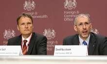 Karsten Sach (links) verhandelt in Sachen Klimaschutz.