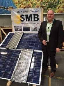 Sven Heidbüchel hat auf seinem Firmensitz eine Solaranlagen errichtet und dabei gemerkt, dass etwas fehlt, um sicher über die Solarfläche zu kommen.