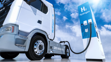 Wasserstofftankstellen versorgen neben PKWs auch den Schwerlasttransport. 