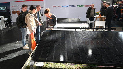 Die Anbieter von Montagesystemen haben den Dachdeckern ihre Lösungen präsentiert.