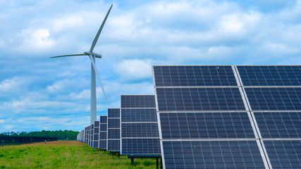 Solar- und Windenergie sind wesentlicher Teil einer unabhängigen Energieversorgung