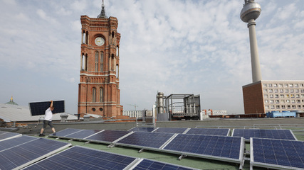 Solaranlage auf dem Roten Rathaus in Berlin