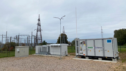 Die Speicher im virtuellen Kraftwerk von Emsys VPP können das Netz in Litauen stabilisieren.