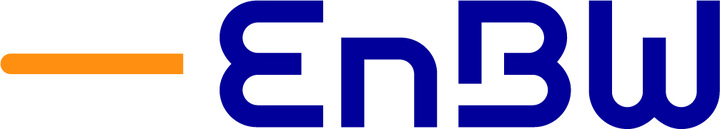 EnBW-Logo mit fetter blauer Schrift und einer orangefarbenen horizontalen Linie auf der linken Seite. EnBW Logo